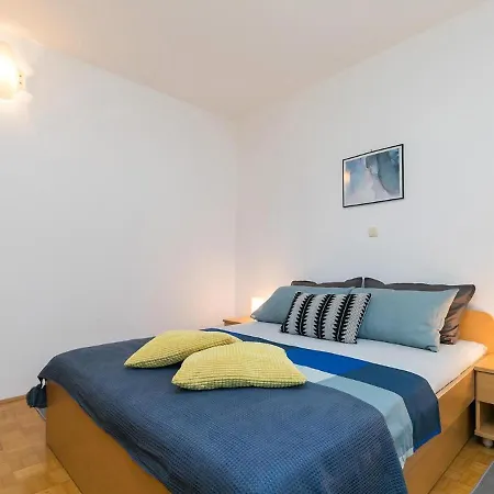 Dijana Apartment *